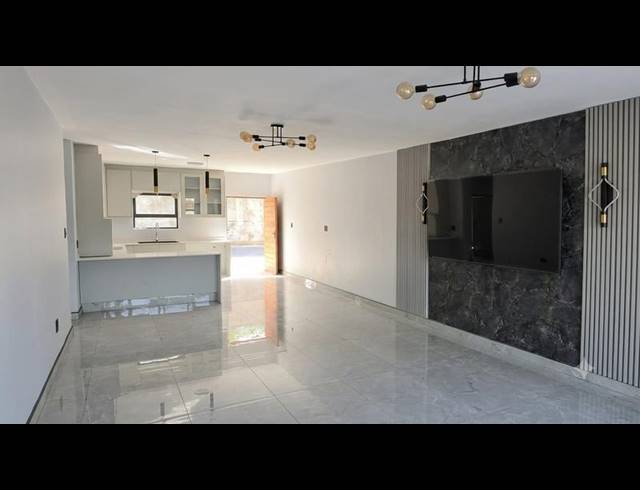 2 BEDROOM APARTMENT FOR SALE IN ESCOMBE